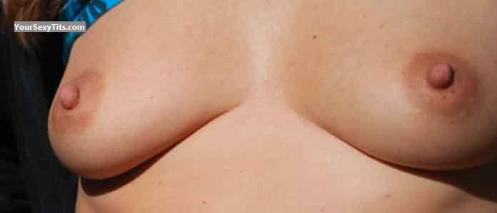 Medium Tits Maria